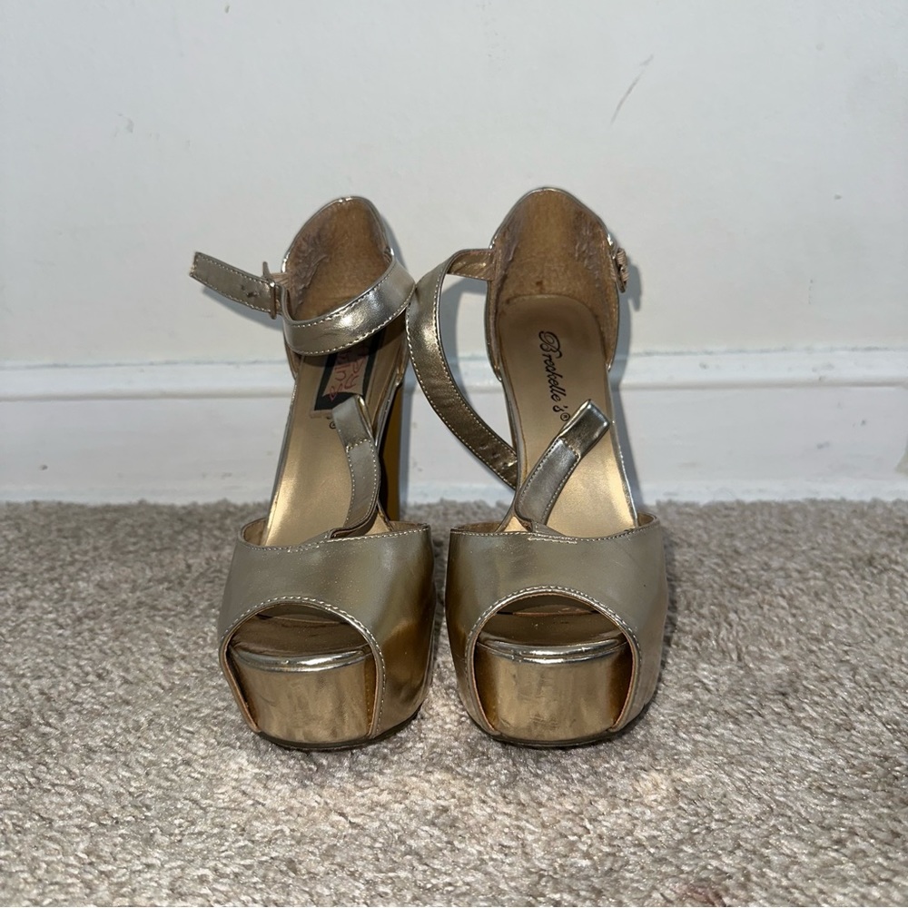 Gold 5in heels from easypickins